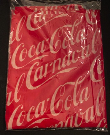 95100-2 € 2,00 coca cola sjaaltje rood wit vierkant.jpeg